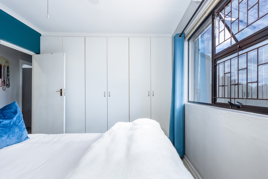 3 Bedroom Property for Sale in Uitzicht Western Cape